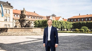 Notar Dr. Tobias Starnecker